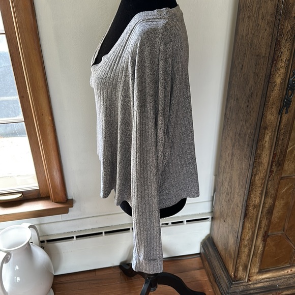 BOGO PINK crop ribbed sweater - Picture 3 of 3